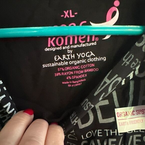 Earth Yoga by Susan G. Komen Crop Top Womens XL Warrior Tee Black Short Sleeve - Picture 2 of 5